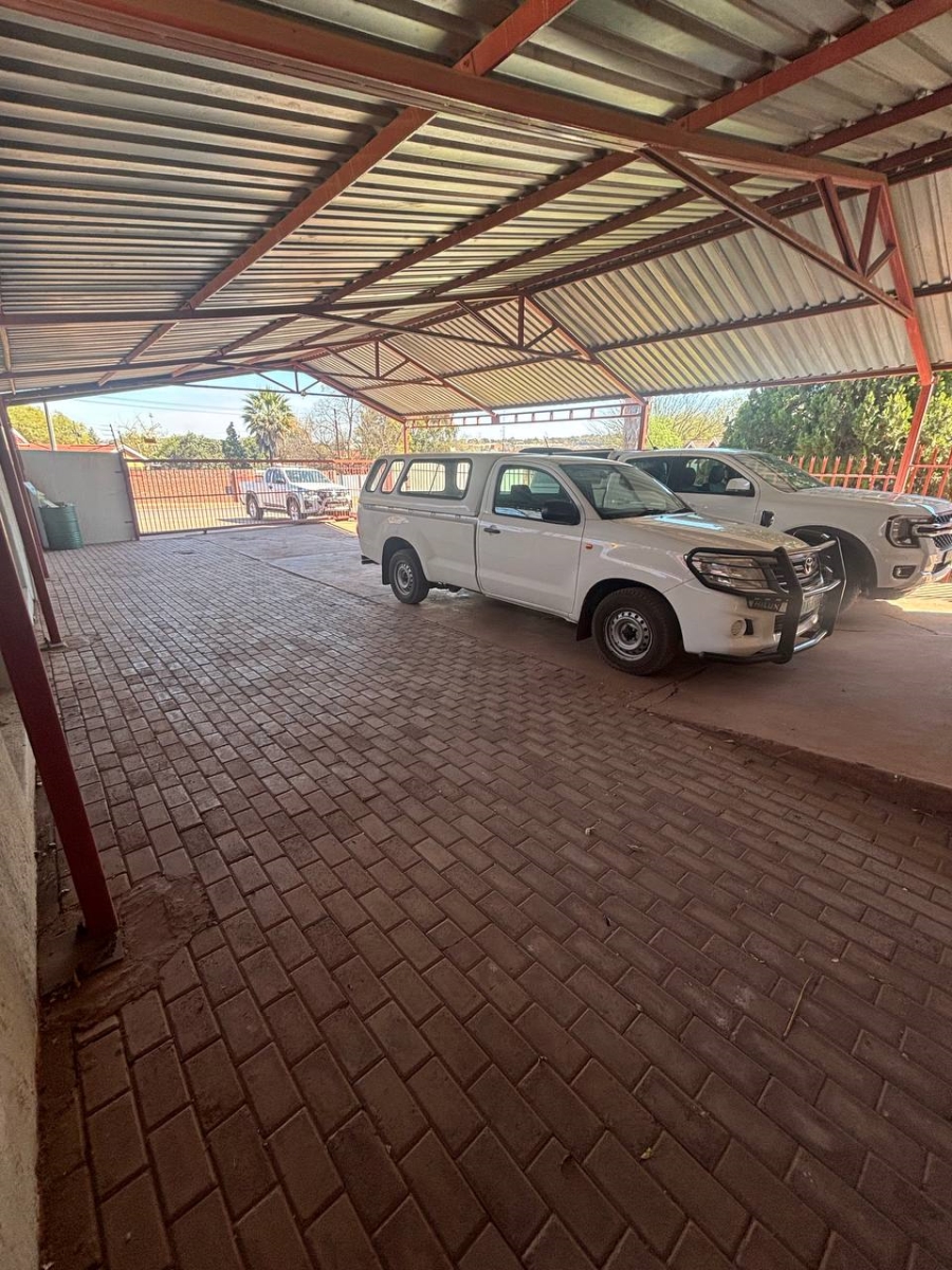 4 Bedroom Property for Sale in Postmasburg Northern Cape